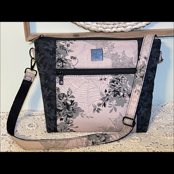Spiderwebs, Happy Bats & Black Roses Handbag - Picture 5 of 11